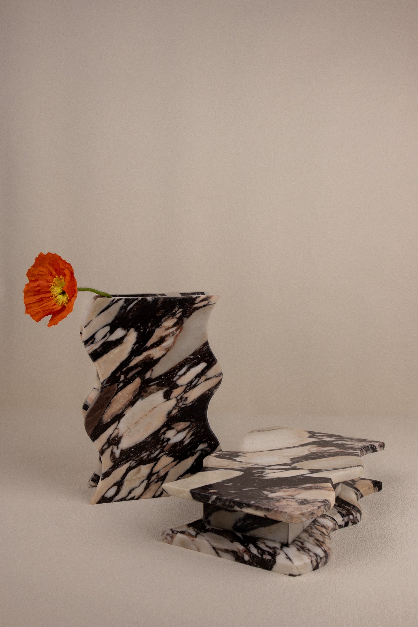 Calacatta Viola Vase