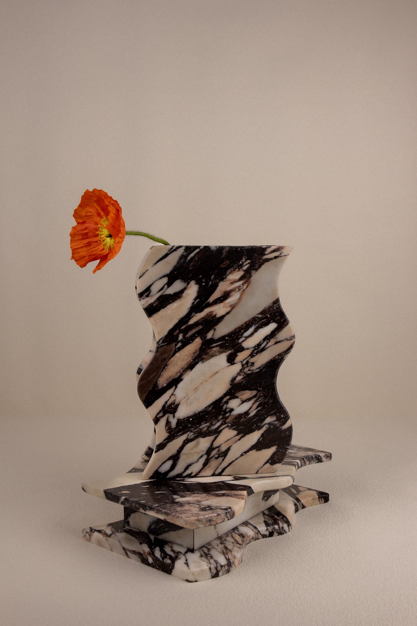 Calacatta Viola Vase